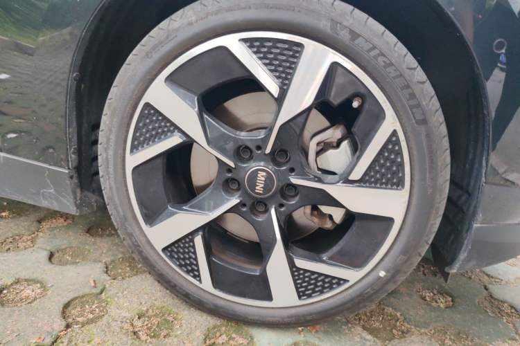 Used MINI Electric COOPER 2024 452km COOPER SE Artist Right Front Wheel Hub