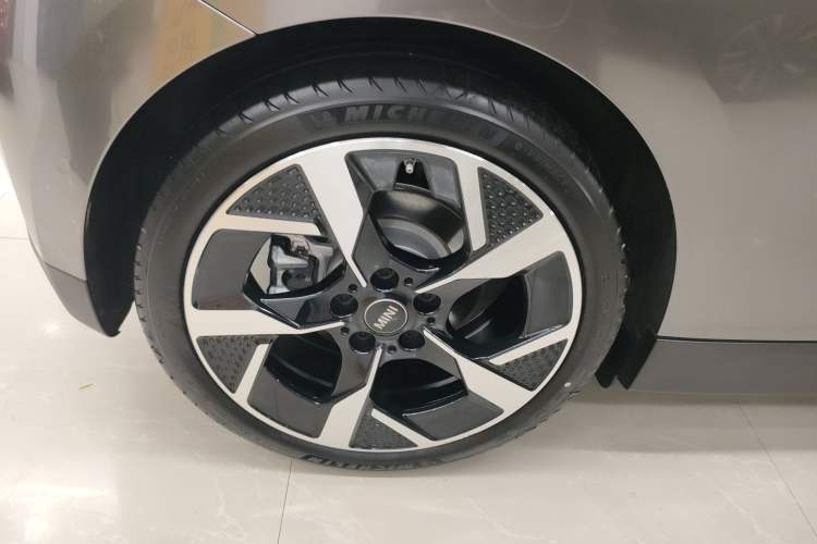 Used MINI Electric COOPER 2024 452km COOPER SE Artist Right Rear Wheel Hub