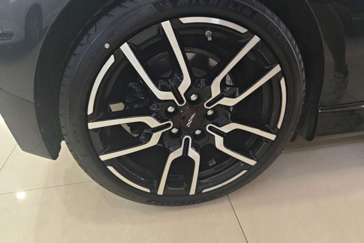 Used MINI Electric COOPER 2024 452km COOPER SE Racing Driver Right Rear Wheel Hub