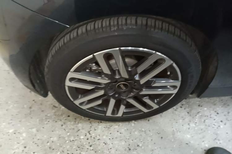 Used MINI Electric COOPER 2024 456km COOPER E Classic Edition Right Rear Wheel Hub