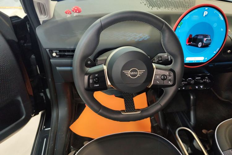 Used MINI Electric COOPER 2024 456km COOPER E Classic Edition Steering Wheel