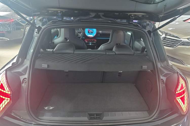 Used MINI Electric COOPER 2024 452km COOPER SE Racing Driver Trunk
