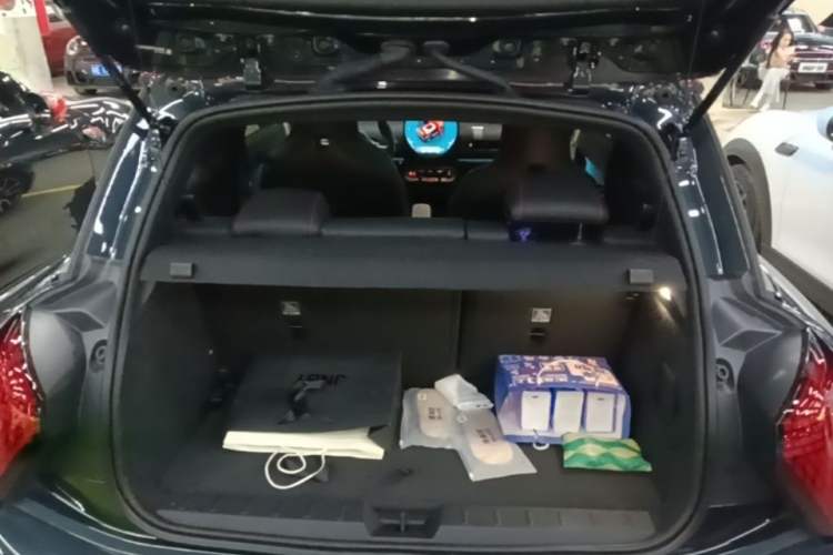 Used MINI Electric COOPER 2024 452km COOPER SE Racing Driver Trunk