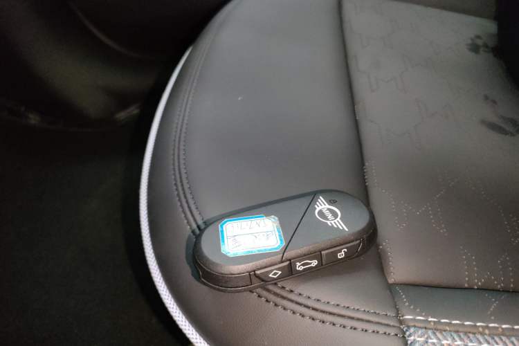 Used MINI Electric COOPER 2024 452km COOPER SE Artist Vehicle Key