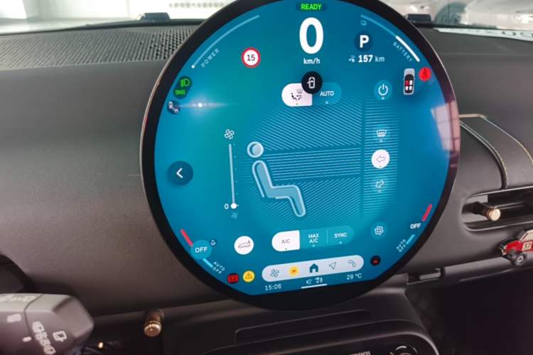 Used MINI Electric COOPER 2024 456km COOPER E Classic Edition Audio And AC Panel