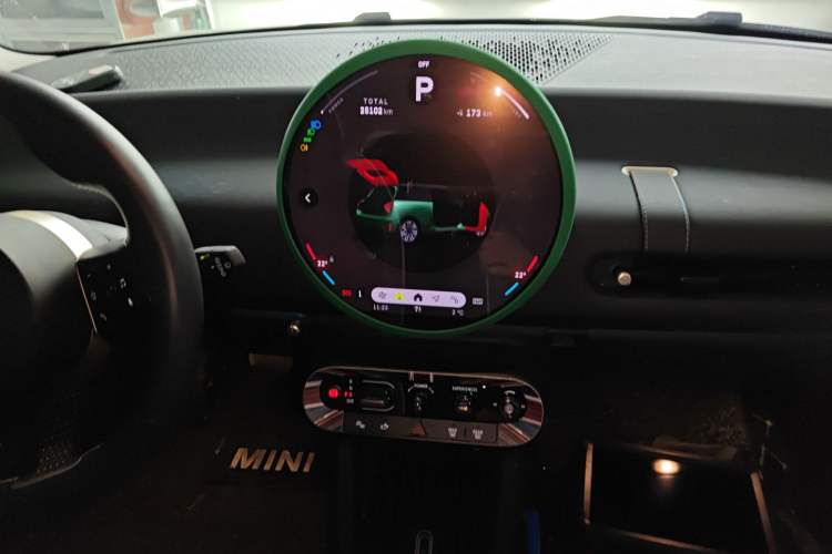 Used MINI Electric COOPER 2024 456km COOPER E Classic Edition Audio And AC Panel