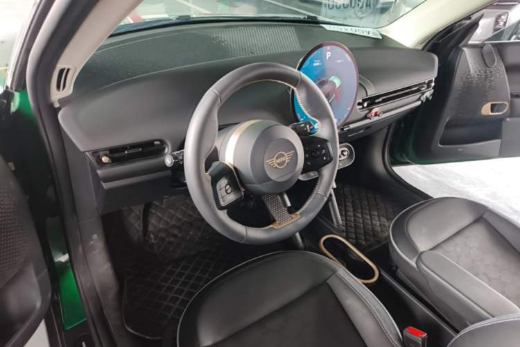Used MINI Electric COOPER 2024 456km COOPER E Classic Edition Center Console