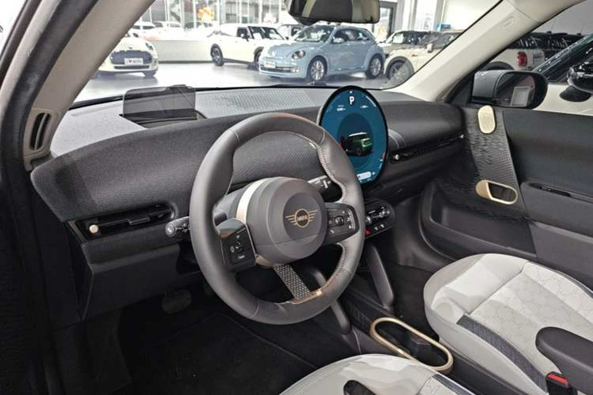 Used MINI Electric COOPER 2024 452km COOPER SE Artist Center Console