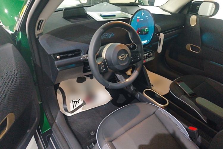 Used MINI Electric COOPER 2024 452km COOPER SE Artist Center Console