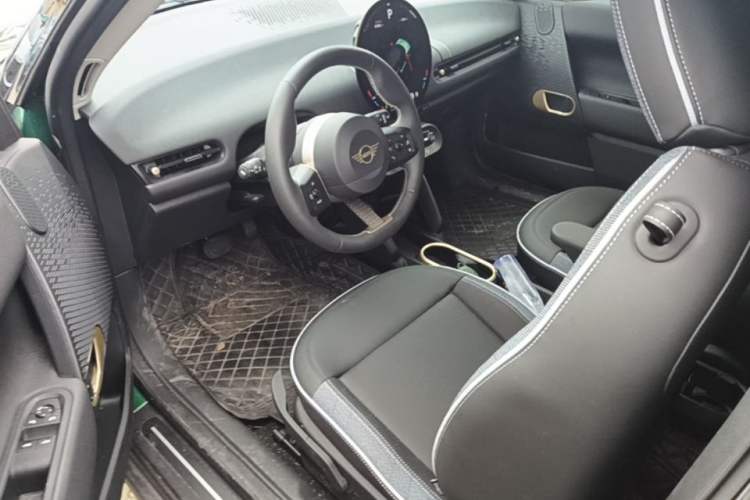 Used MINI Electric COOPER 2024 456km COOPER E Big Player Driver Seat