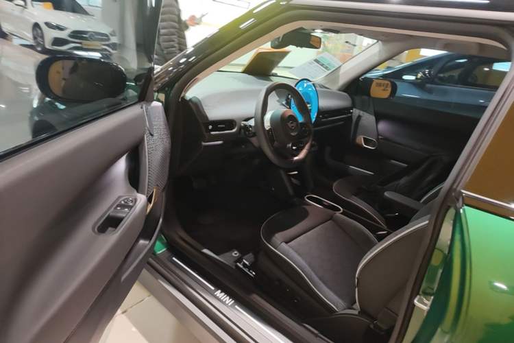 Used MINI Electric COOPER 2024 456km COOPER E Classic Edition Driver Seat