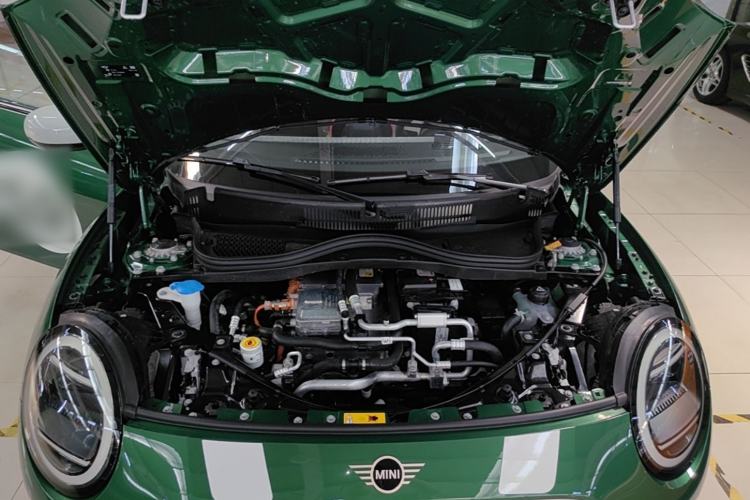 Used MINI Electric COOPER 2024 452km COOPER SE 1/65 Limited Edition Engine Bay