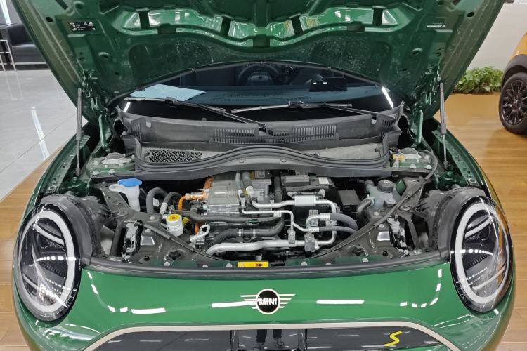 Used MINI Electric COOPER 2024 452km COOPER SE Artist Engine Bay