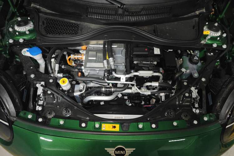 Used MINI Electric COOPER 2024 456km COOPER E Classic Edition Engine Bay