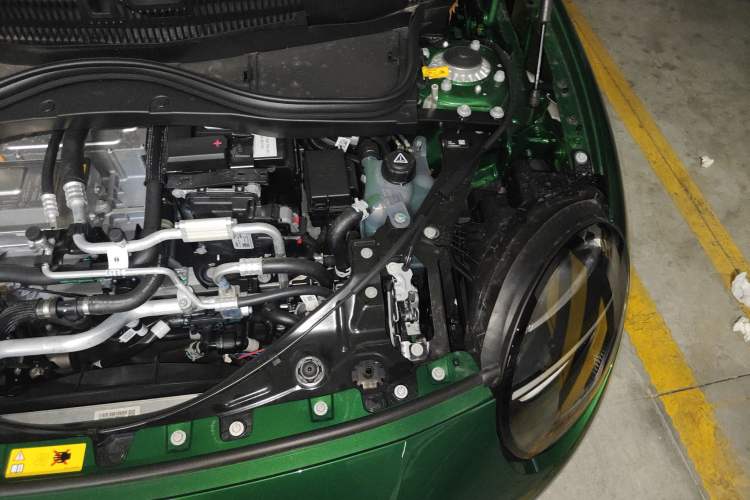 Used MINI Electric COOPER 2024 456km COOPER E Classic Edition Engine Bay Left