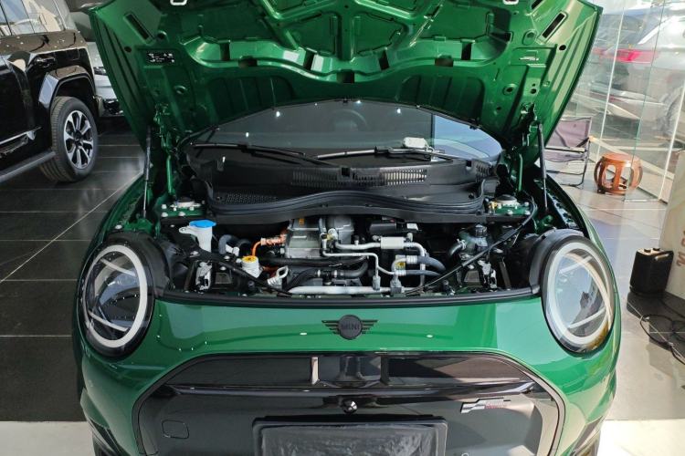Used MINI Electric COOPER 2024 452km COOPER SE Racing Driver Engine Bay