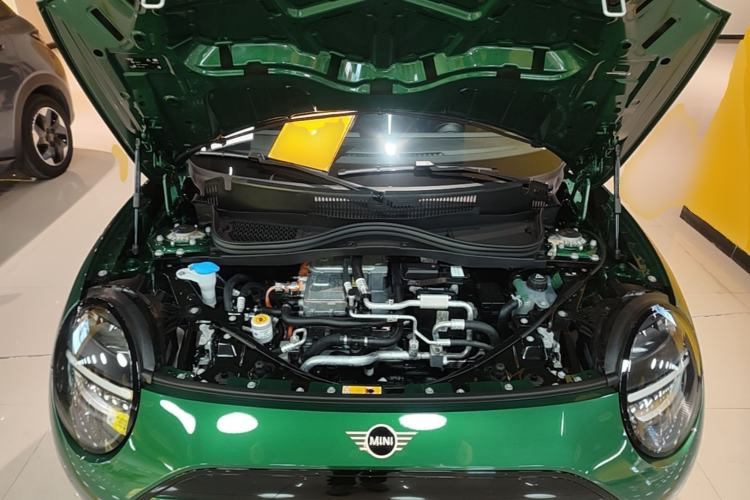 Used MINI Electric COOPER 2024 456km COOPER E Classic Edition Engine Bay