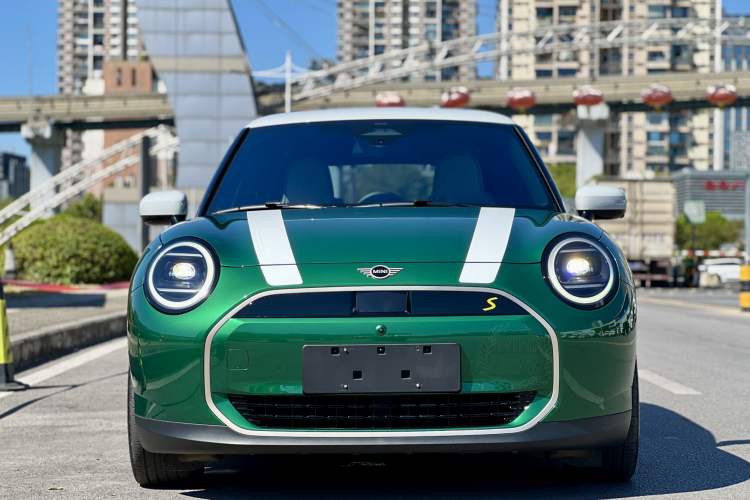 Used MINI Electric COOPER 2024 452km COOPER SE 1/65 Limited Edition Exterior 1