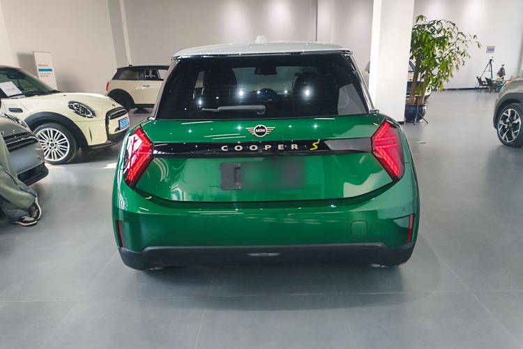 Used MINI Electric COOPER 2024 452km COOPER SE Artist Exterior 4