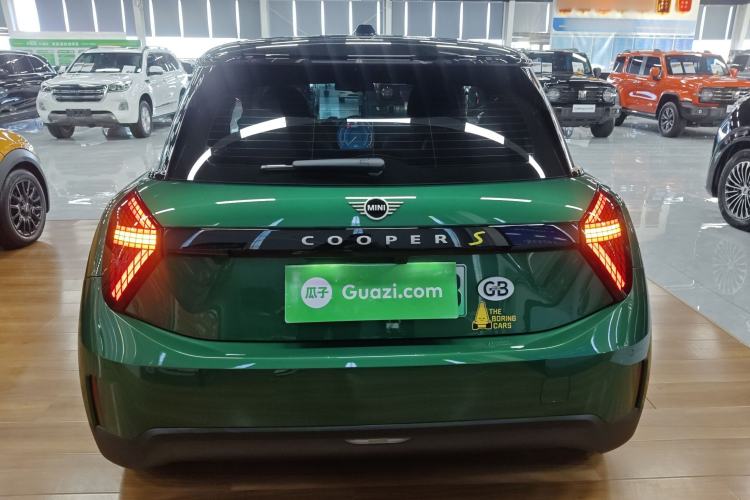 Used MINI Electric COOPER 2024 452km COOPER SE Artist Exterior 4