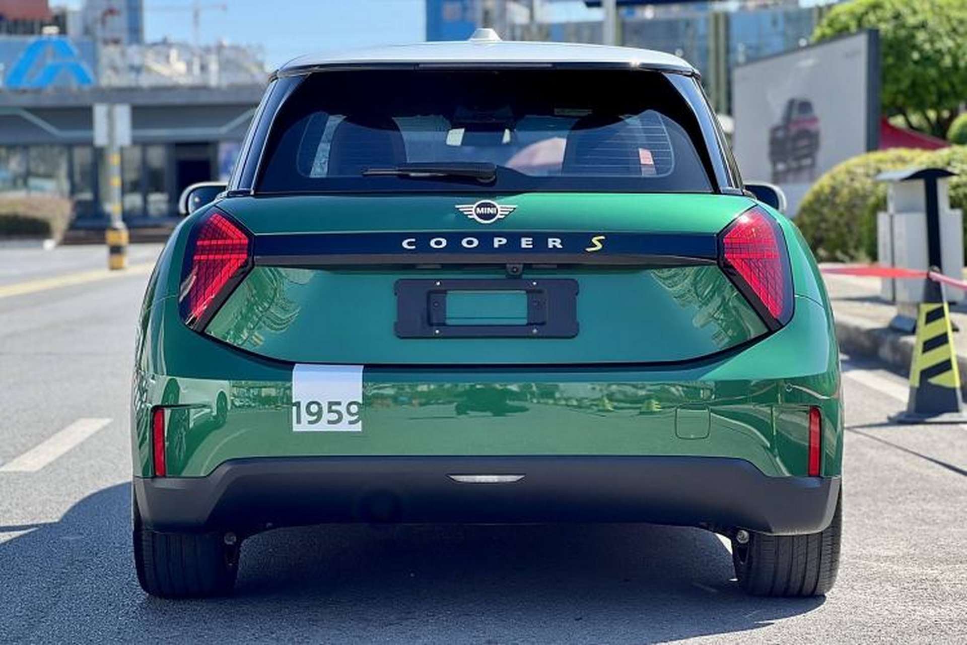 Used MINI Electric COOPER 2024 452km COOPER SE 1/65 Limited Edition Exterior 4
