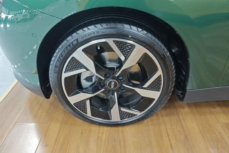 Used MINI Electric COOPER 2024 452km COOPER SE Artist Exterior 7