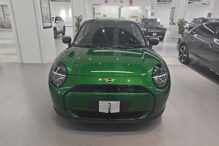 Used MINI Electric COOPER 2024 456km COOPER E Classic Edition Front