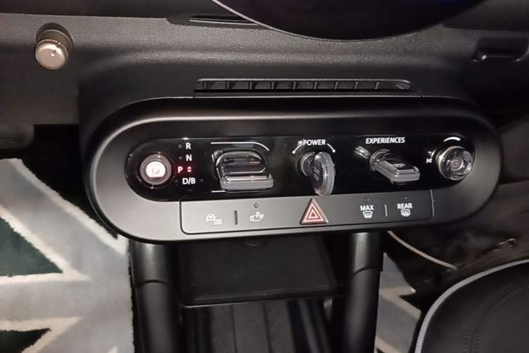 Used MINI Electric COOPER 2024 456km COOPER E Classic Edition Gear Lever