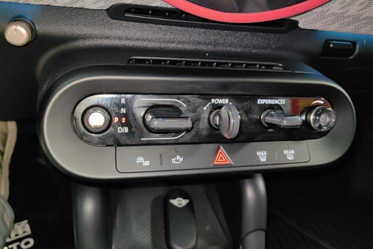 Used MINI Electric COOPER 2024 452km COOPER SE 1/65 Limited Edition Gear Lever