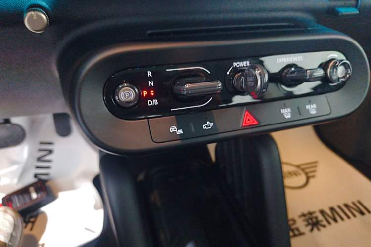 Used MINI Electric COOPER 2024 452km COOPER SE Artist Gear Lever