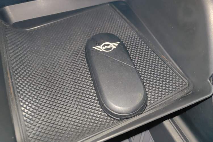Used MINI Electric COOPER 2024 452km COOPER SE 1/65 Limited Edition Interior 1
