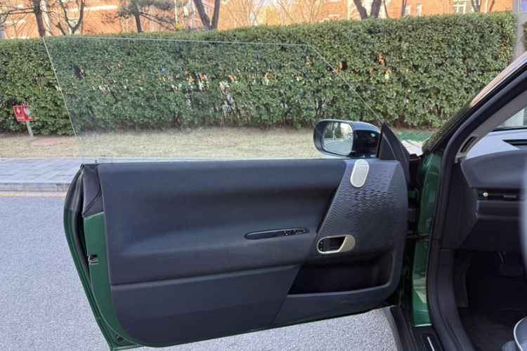 Used MINI Electric COOPER 2024 452km COOPER SE Artist Interior 11