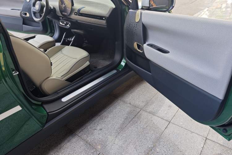 Used MINI Electric COOPER 2024 452km COOPER SE 1/65 Limited Edition Interior 14