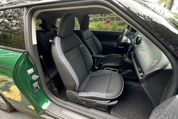Used MINI Electric COOPER 2024 456km COOPER E Classic Edition Interior 4