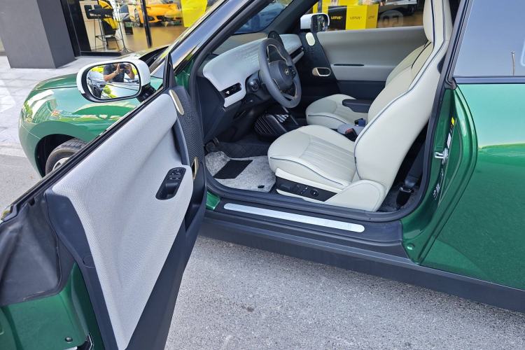 Used MINI Electric COOPER 2024 452km COOPER SE 1/65 Limited Edition Interior 4
