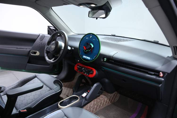 Used MINI Electric COOPER 2024 456km COOPER E Classic Edition Interior 8