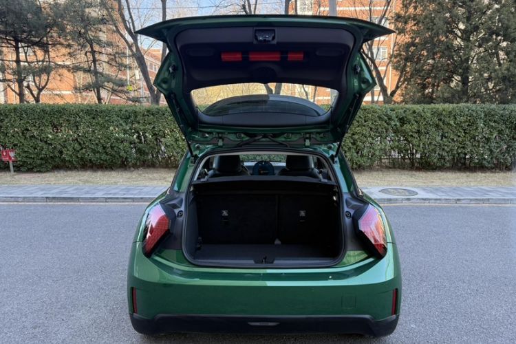 Used MINI Electric COOPER 2024 452km COOPER SE Artist Interior 9