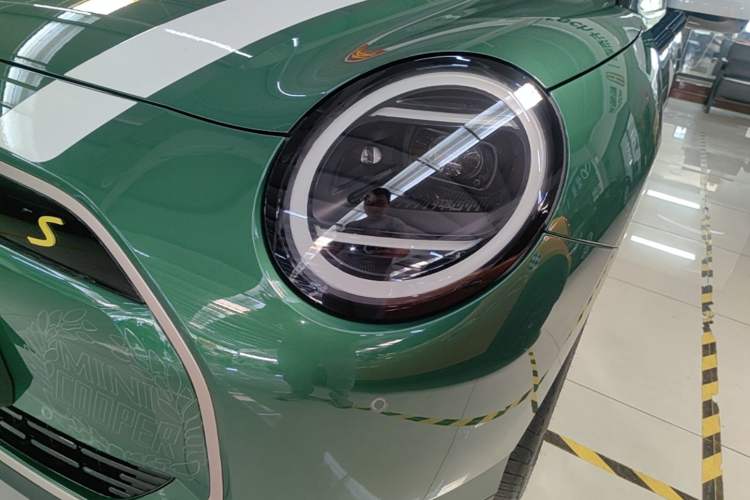 Used MINI Electric COOPER 2024 452km COOPER SE 1/65 Limited Edition Left Front Headlight