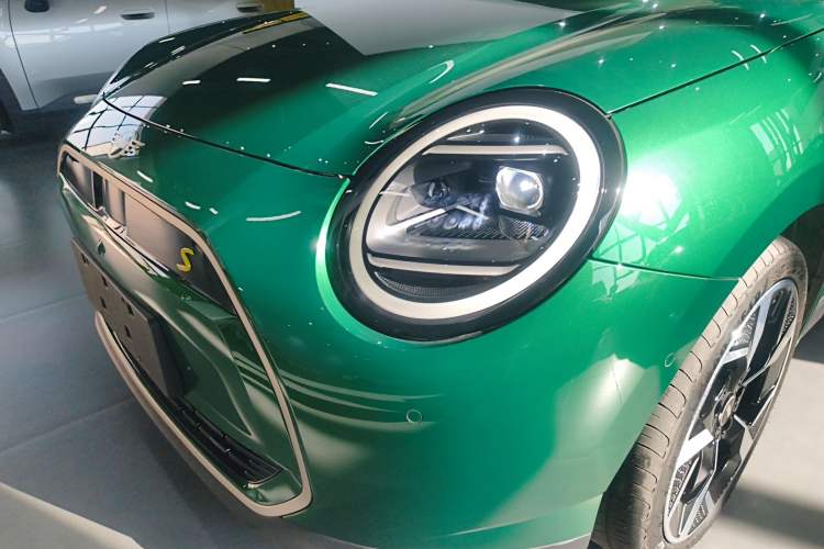 Used MINI Electric COOPER 2024 452km COOPER SE Artist Left Front Headlight
