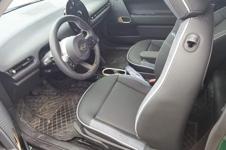 Used MINI Electric COOPER 2024 456km COOPER E Big Player Left Front Seat