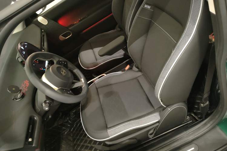Used MINI Electric COOPER 2024 456km COOPER E Classic Edition Left Front Seat