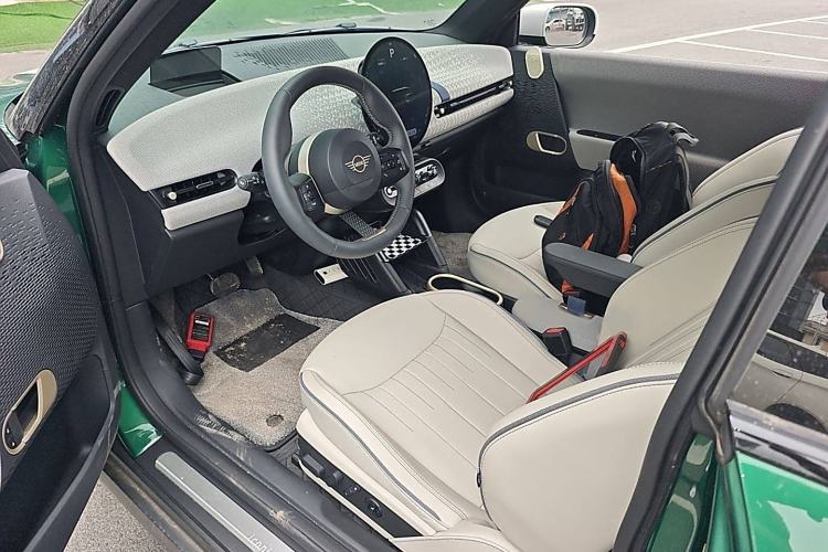 Used MINI Electric COOPER 2024 452km COOPER SE 1/65 Limited Edition Left Front Seat