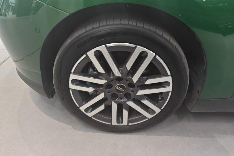 Used MINI Electric COOPER 2024 456km COOPER E Classic Edition Left Front Wheel Hub