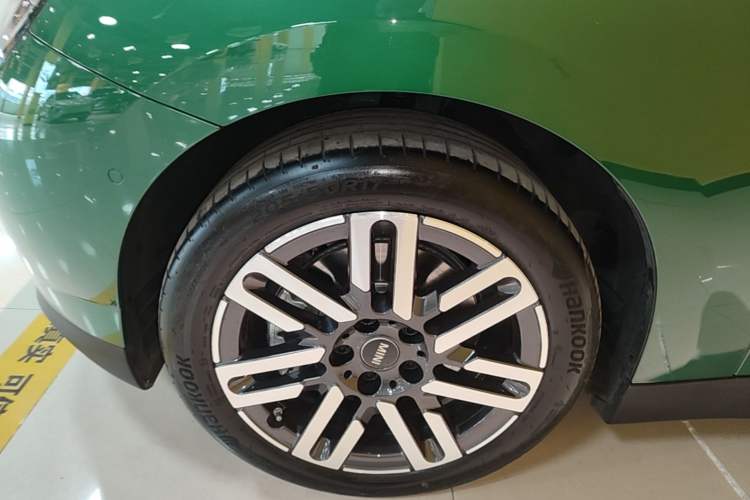 Used MINI Electric COOPER 2024 456km COOPER E Classic Edition Left Front Wheel Hub