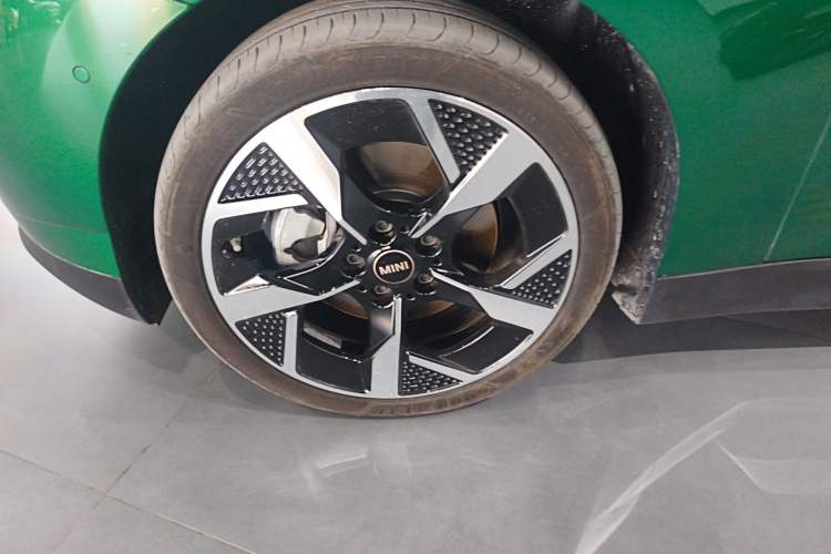Used MINI Electric COOPER 2024 452km COOPER SE Artist Left Front Wheel Hub