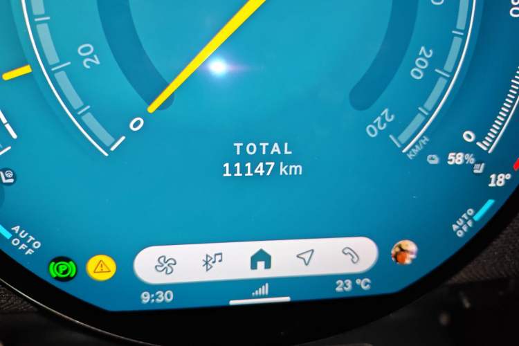 Used MINI Electric COOPER 2024 452km COOPER SE Artist Odometer Close Up