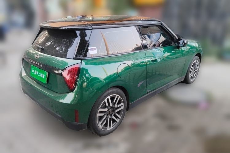 Used MINI Electric COOPER 2024 456km COOPER E Classic Edition Rear Right 45 Deg