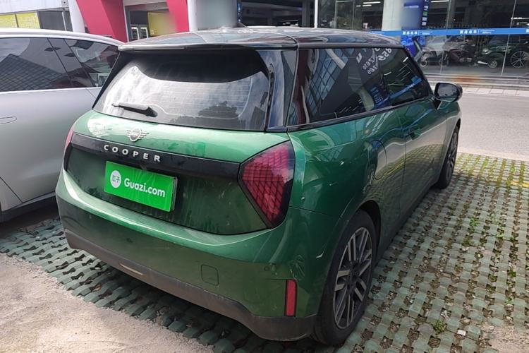 Used MINI Electric COOPER 2024 456km COOPER E Classic Edition Rear Right 45 Deg