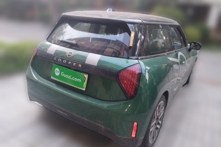 Used MINI Electric COOPER 2024 456km COOPER E Classic Edition Rear Right 45 Deg