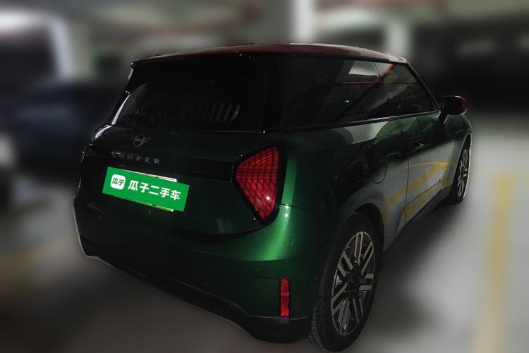 Used MINI Electric COOPER 2024 456km COOPER E Classic Edition Rear Right 45 Deg